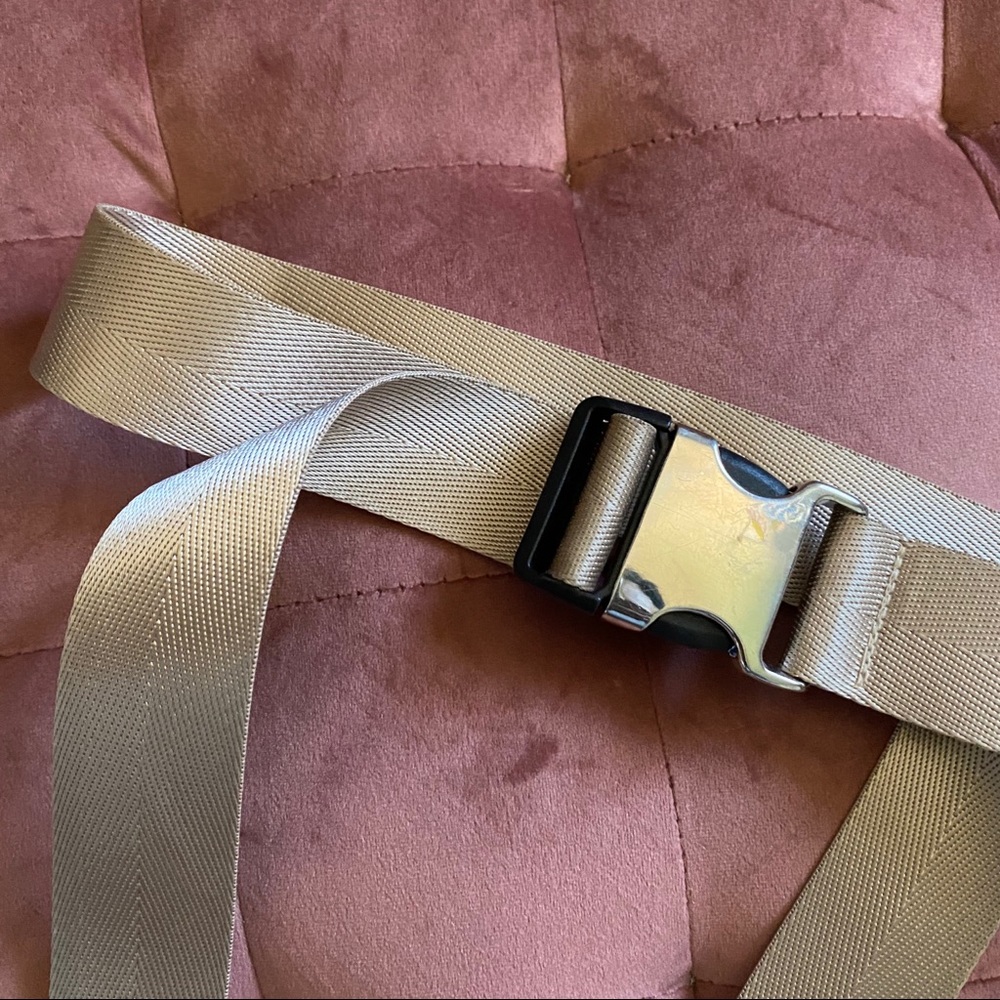 Utility Belt - Picture 3 of 4